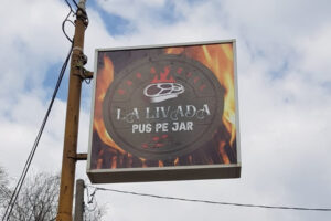 caseta luminoasa restaurant